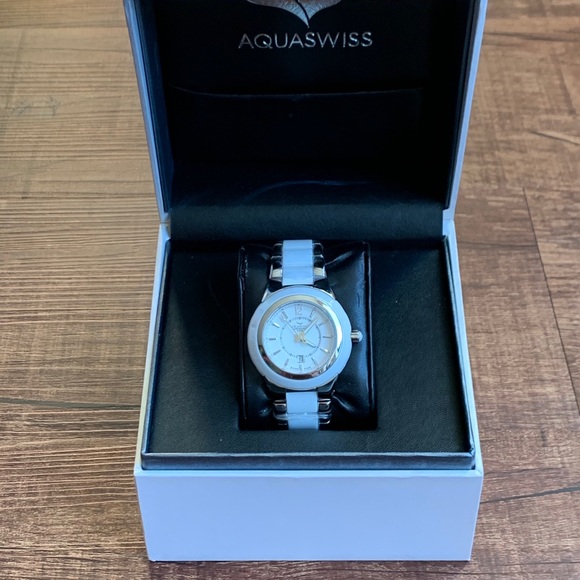 Aquaswiss water resistant 5ATM Swiss made watch - Picture 14 of 16